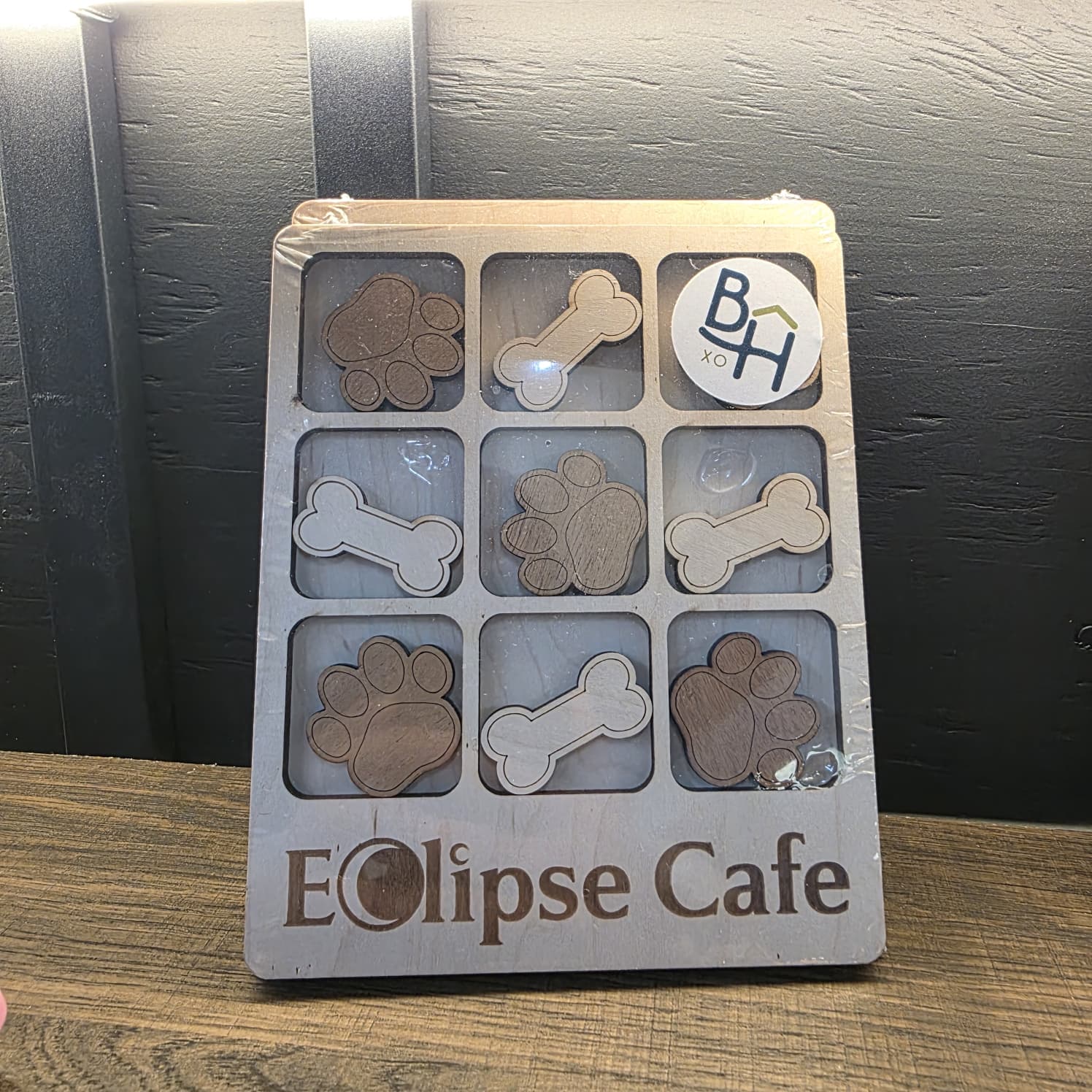 Paws & Bones Tic-Tac-Toe Set